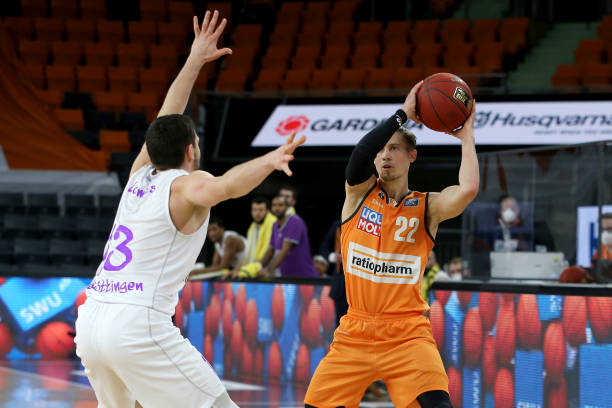 的底线相持 的底线相持